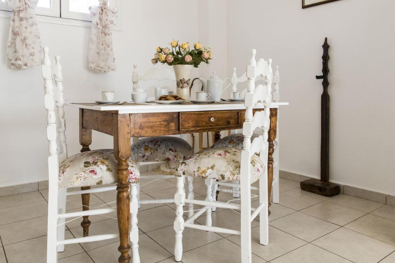 Chryso Apartment Kamilari Bagian luar foto